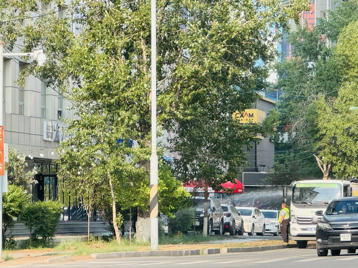 Өглөөний мэнд яг ингэж усалж буйтай таарлаа.