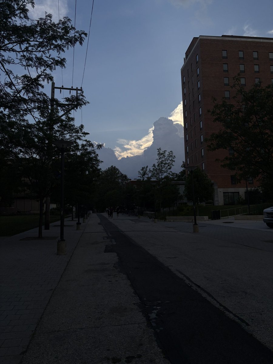 solacinderblock's tweet photo. @ryanhallyall view from philly! https://t.co/yXLErN82Pw