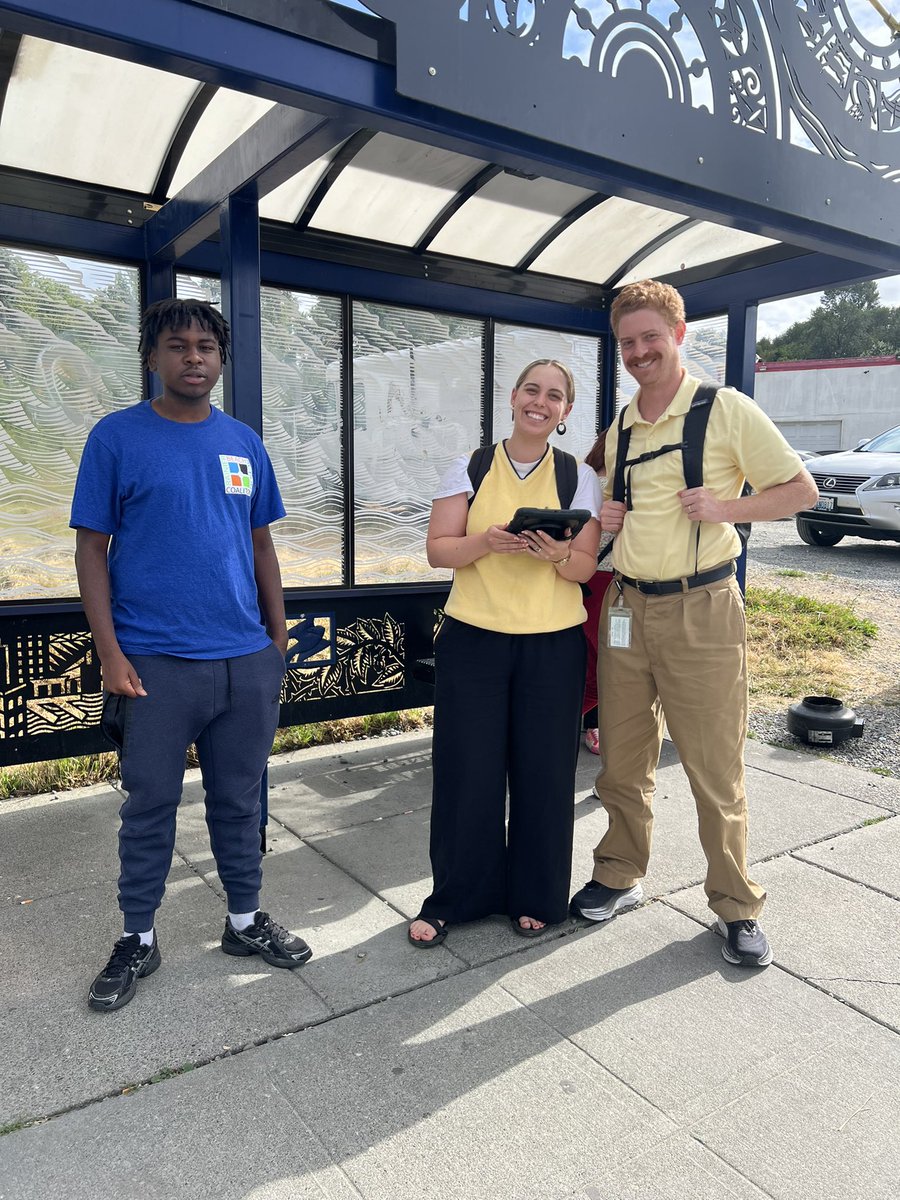 FN_Jana's tweet photo. Here is Omar giving out our Safety Survey to members of the Rainier Beach community! We’re at Henderson St and Chief Sealth Tr. from 4:30-7:30pm today, come stop by! @rainierbeach #rbac #chiefsealthtrail #lightrail https://t.co/0BFkFfM6iE