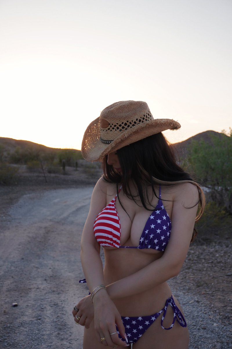 repost 4 boobies 🇺🇸