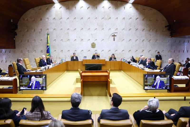 STF_oficial's tweet photo. 🛜 @STF_oficial retoma análise de recursos sobre o #MarcoCivil da Internet nesta quinta-feira (26/6). Com 10 votos até agora, o julgamento segue para o voto do ministro Nunes Marques e definição da tese: https://t.co/etvGOo320t 

#PraTodosVerem: contém descrição da imagem https://t.co/IJ54t03LBV