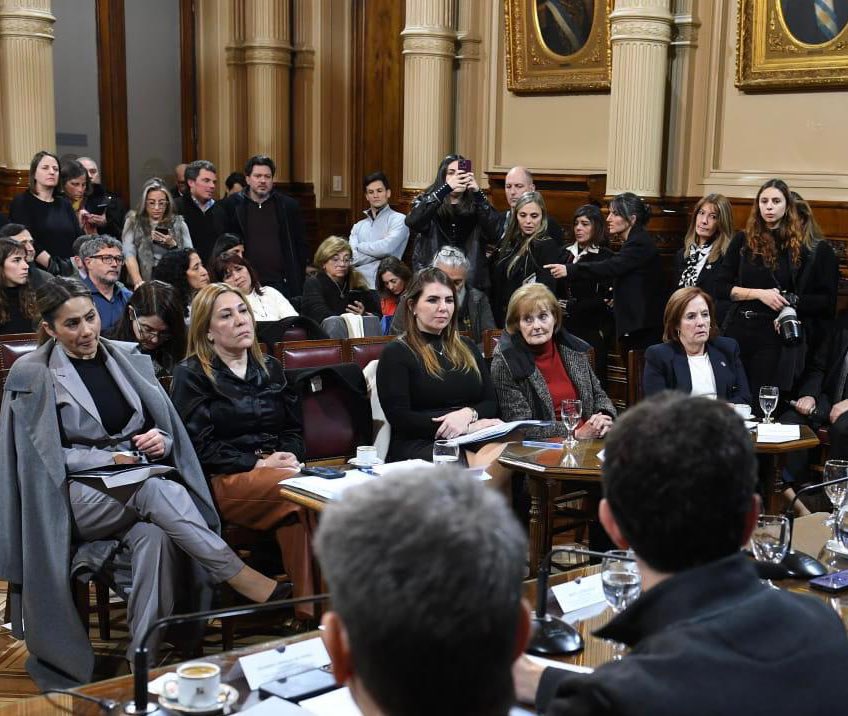 La universidad pública es motor de desarrollo, igualdad y futuro. Y hay que defenderla siempre.

Desde Córdoba, respaldo la ley que garantice su funcionamiento, su autonomía y el derecho de miles de jóvenes a estudiar.

Acompañamos el pedido de las universidades públicas de