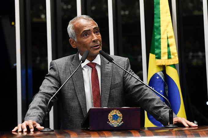 🇧🇷 SENADOR ROMÁRIO (PL-RJ)

- Votou SIM para aumentar o número de deputados de 513 para 531, subindo os gastos em 150 milhões por ano

- Votou SIM para aumentar o Fundo Partidário, subindo os gastos em 165 milhões por ano

- Votou SIM para aumentar a conta de energia