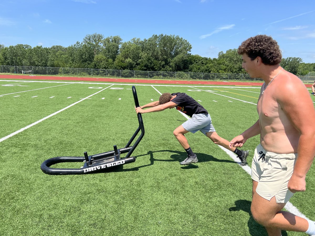 HawksDLine's tweet image. 8th Graders brought the energy and the POWER today!!!
🦾😎