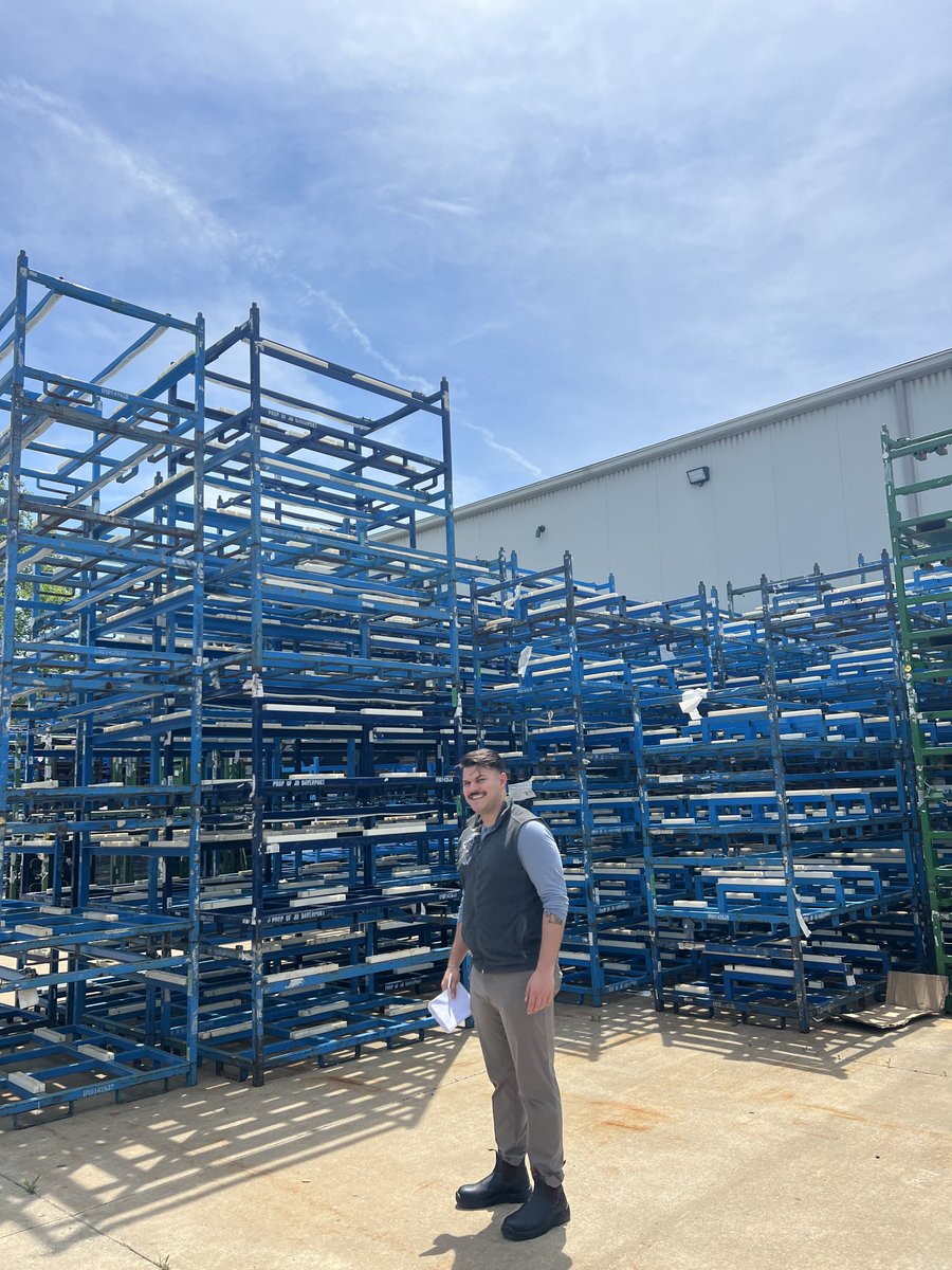 TheDanielMitch's tweet image. most people building for factories have never stepped foot in one.
so... we're fixing that 🫡
this summer, @MorellCarson and I are driving across America touring 100+ factories. no sales, no slide decks, just listening & learning.
this thread is a log of all we're seeing on…