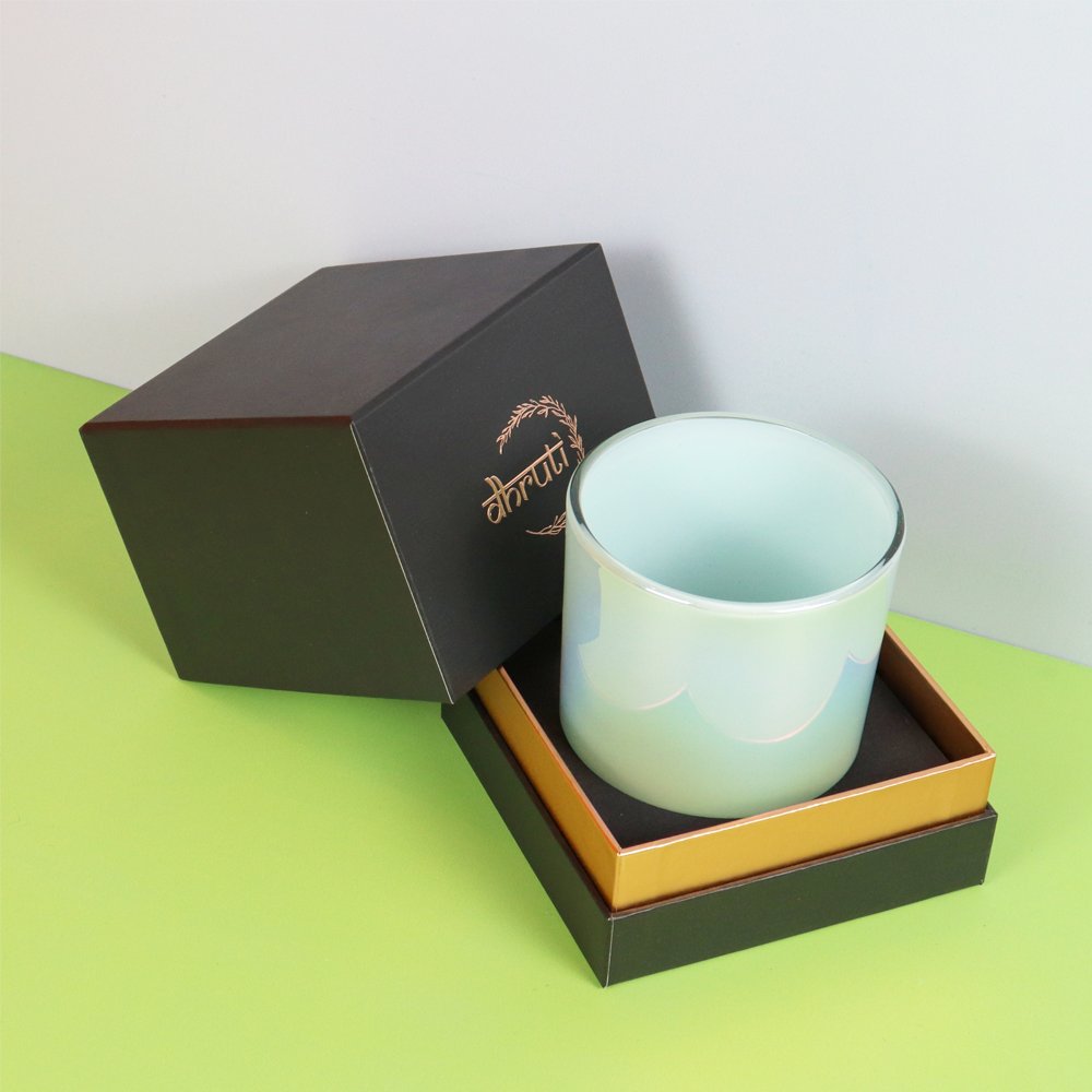 crownwinpackage's tweet image. Custom candle boxes are designed to protect and display your candles. They protect fragile candle jars during shipping while also delivering brand benefits by showcasing your brand personality through unique designs, sizes, and finishes.
#Candlebox #custompackagingbox
