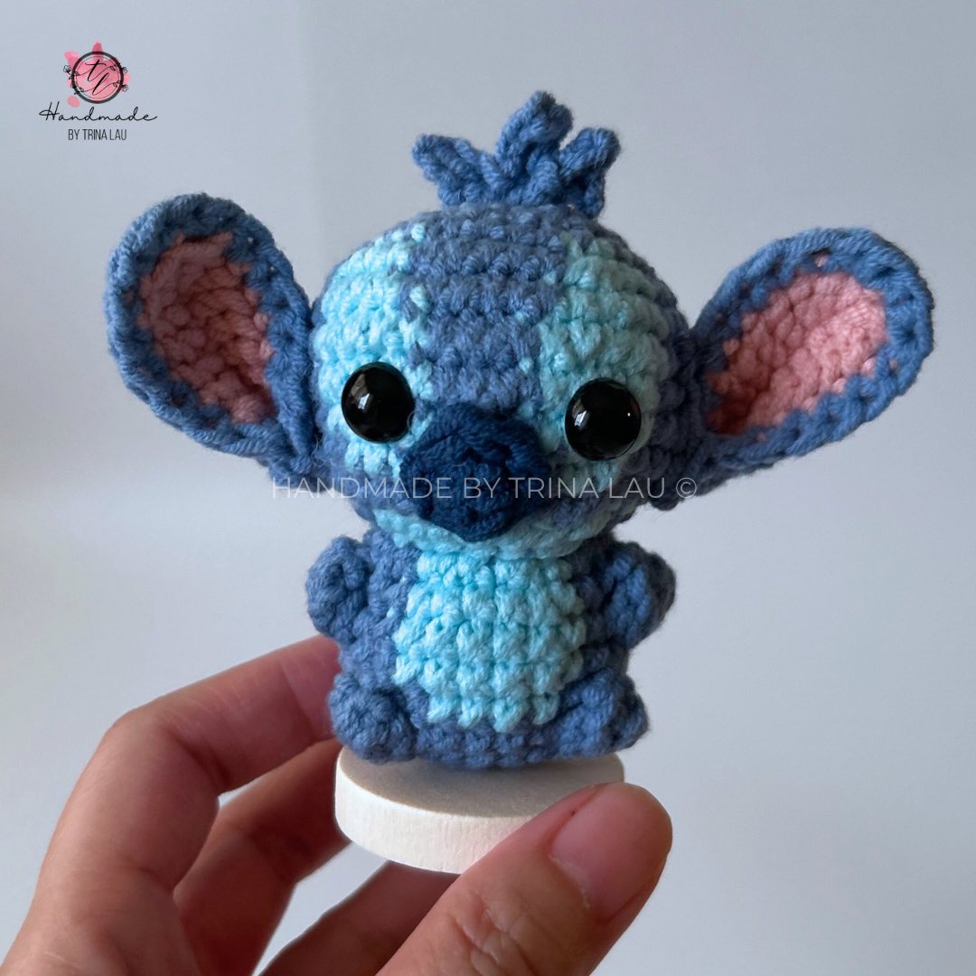 handmadebyTL's tweet photo. It’s blue, it’s cute, and just the right amount of mischievous! With big curious eyes and oversized ears, this little fella stands at only 7cm tall — the perfect size to turn into a keychain or sit proudly on your desk.
#amigurumi #stitch #crochetclass https://t.co/bdUd1WdEjj