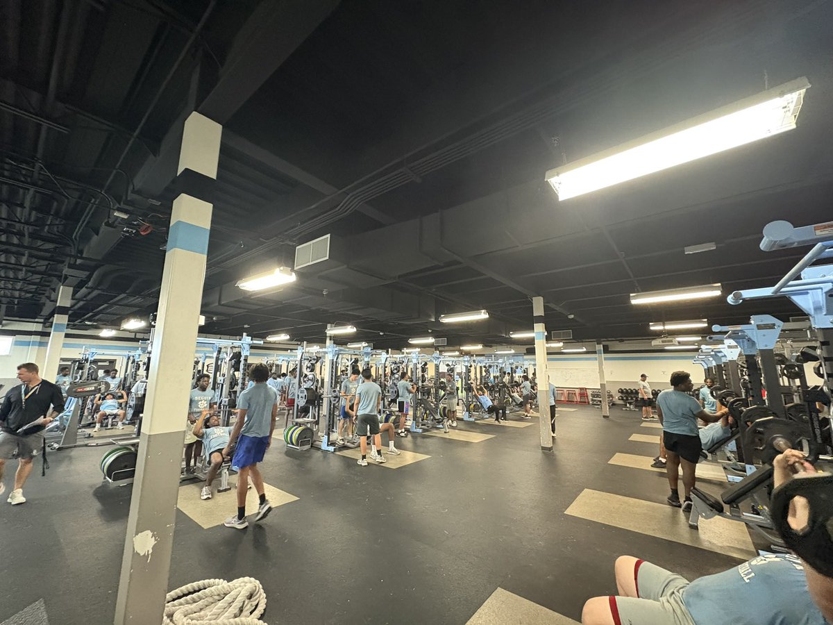 ASeguinTrack's tweet image. Through June we are averaging 54 Track student athletes daily for Summer Strength and Conditioning. Proud of the hard work our student athletes are putting in! #SeguinNation #Southside #BiggerThanMe @coachjoegordon @blin_jr @JuanSeguinHS @AISD_ATH