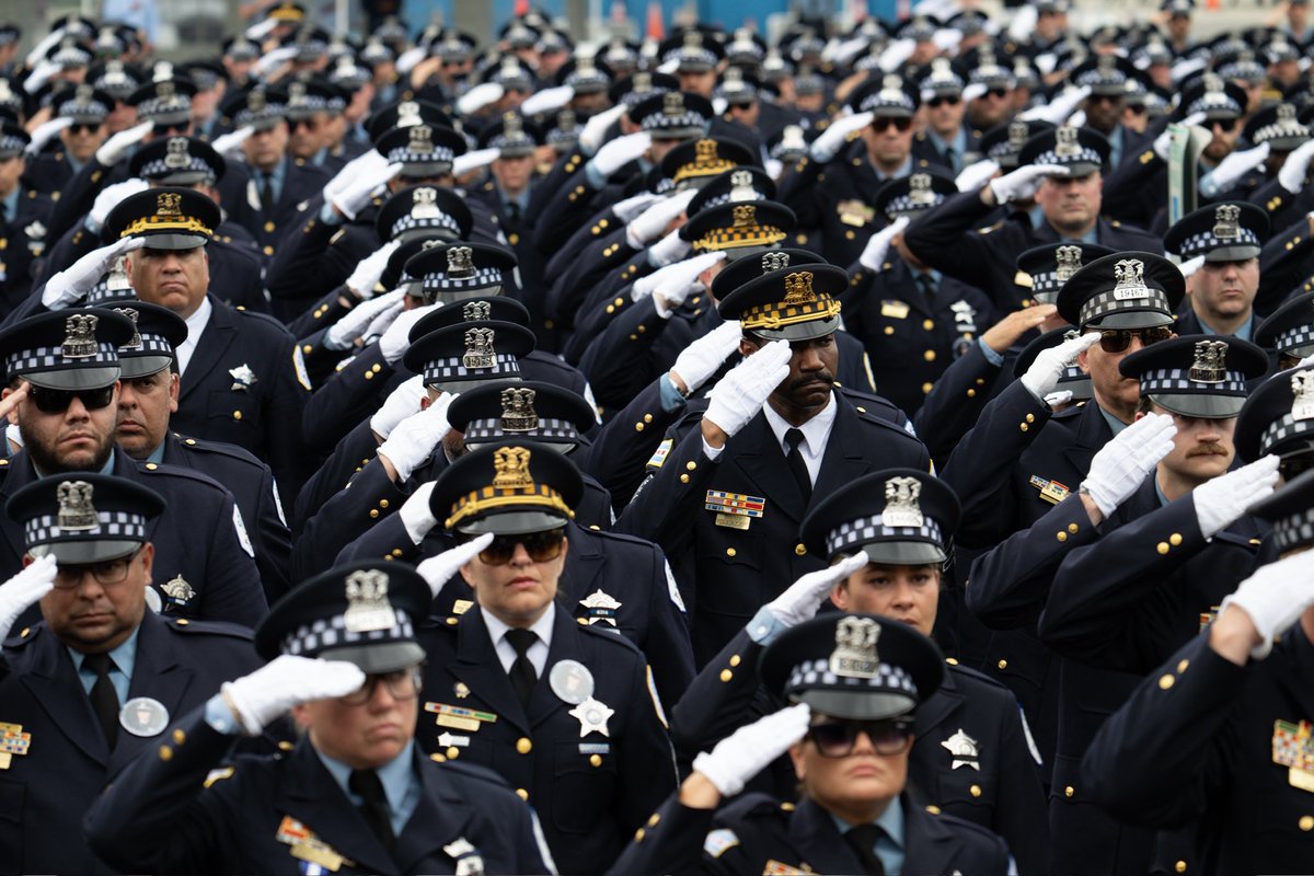 Chicago_Police's tweet photo. The Chicago Police Department is grateful for the outpouring of support during this time. Thank you to everyone across the country who has offered support as we grieve the loss of Police Officer Krystal Rivera. https://t.co/XawP6GXY8Z