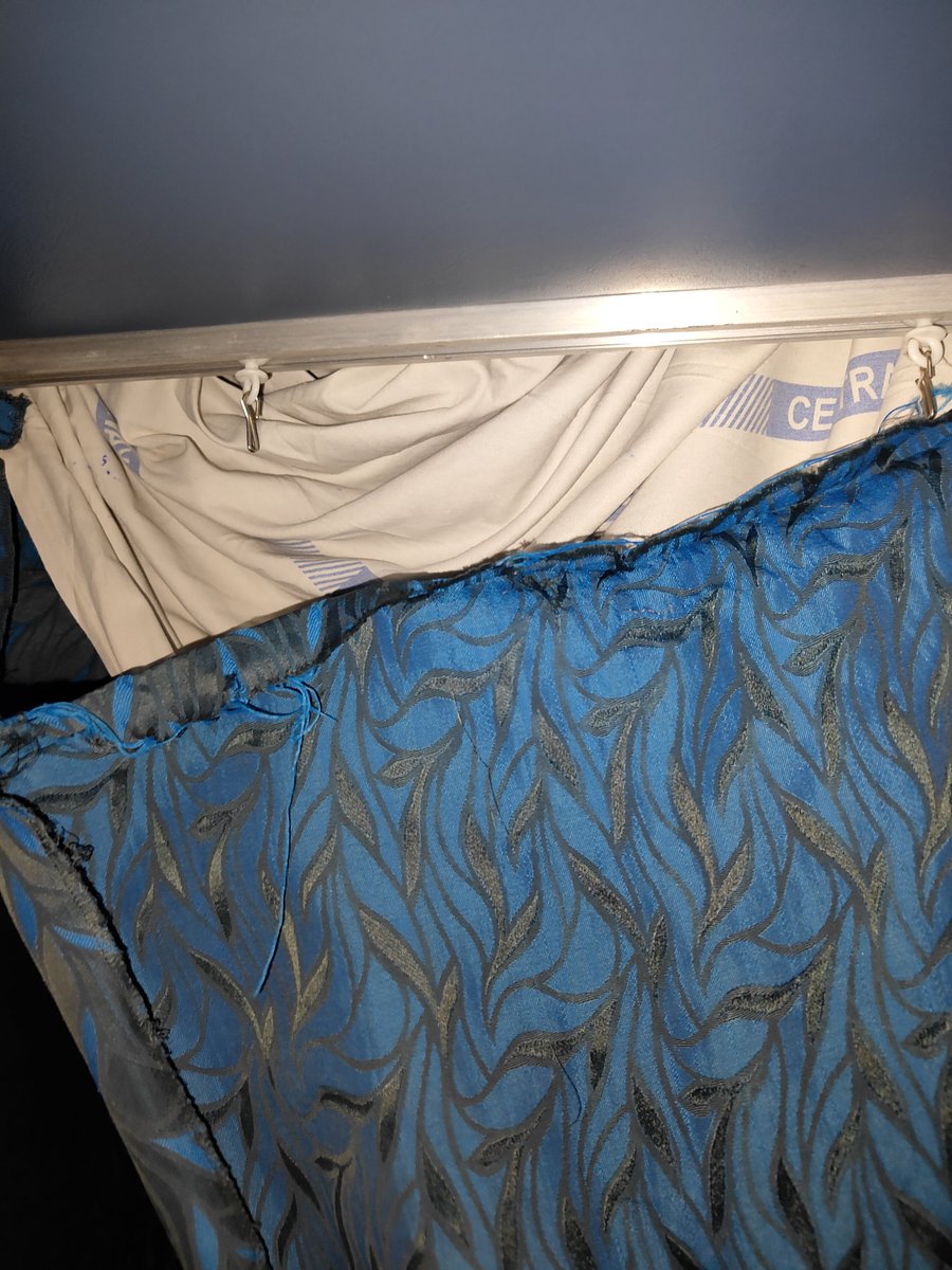 ankit_rmb1's tweet photo. Curtain is torn. Pls repair. PNR-8534642003
Trn:12133
Dt:25-06-25 https://t.co/iEZcpAvdu1