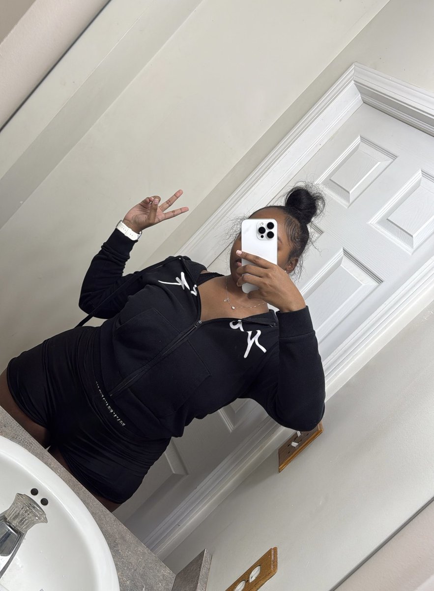 messy buns r so cuteee