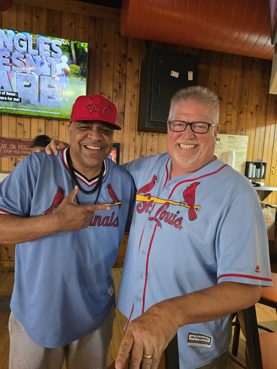 Walked into Hooters to pickup my Wings. (All flats of course) 🤣 I say "Hey Y'all!", to the people sitting at the bar as I wait on my order. I introduce myself and this young man says, "I know who you are. I bought two of your Bobbleheads." 🤣🤣 Wow! I appreciate you Mr. Burns!