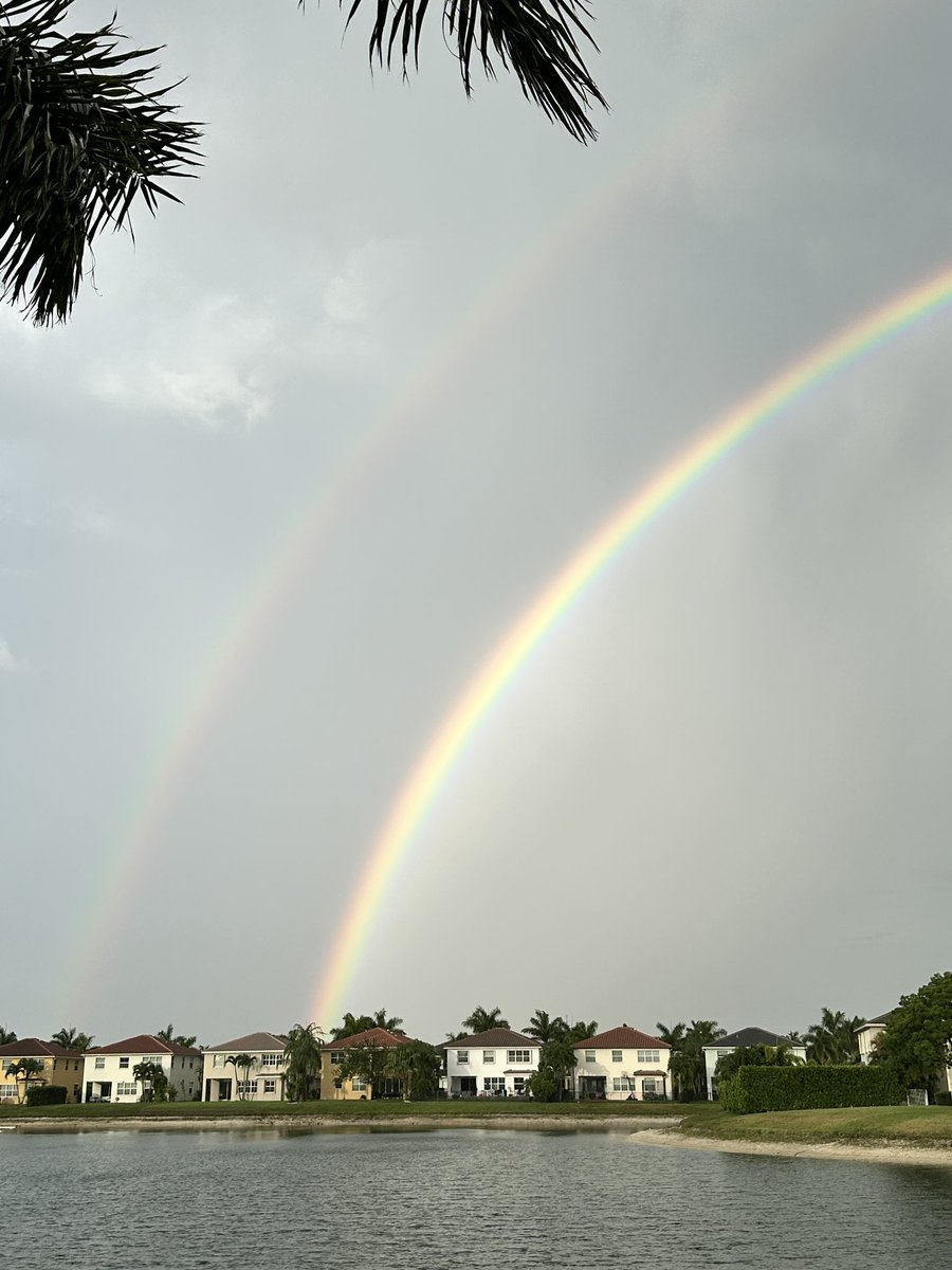 simpfox's tweet photo. Beautiful double rainbow from Wellington, FL 🌈 🌈 

@mikebettes @TWCAlexWilson https://t.co/FfDnR7E8zV