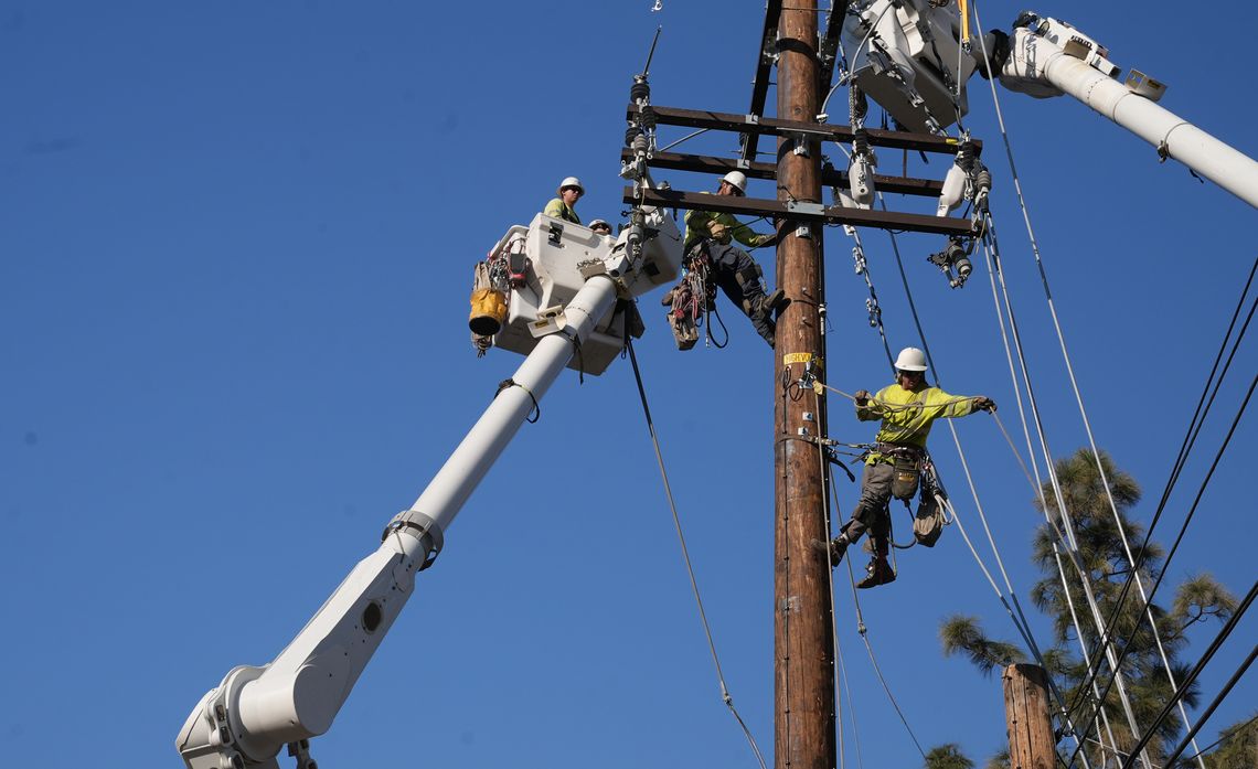 walking_shield's tweet photo. As Community Outreach Partners with Southern California Edison, we would like to share this important information.

Southern California Edison launches several new pilot programs to help combat the increasing threat of wildfires.

https://t.co/22O3B88WjV https://t.co/LEAPfoy7LR
