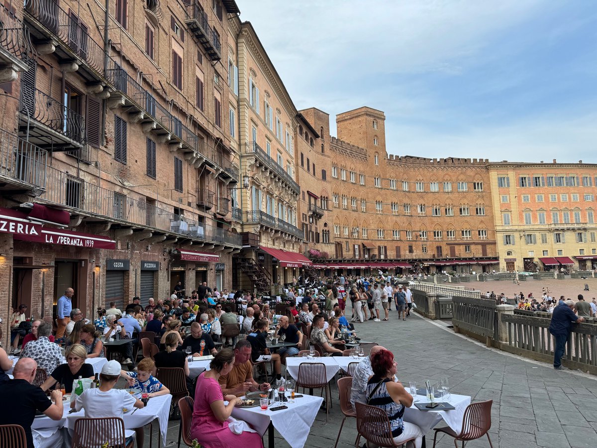 2TallTom's tweet image. #IlCampo #Siena #Tuscany

The center of town.
And life revolves around it.
Come have a coffee.

#haiku #travel #cruise #rivercruise  #ABD #Disney  #DCL #follow #Azamara #AmaWaterways #VirginVoyages
linktr.ee/2talltom