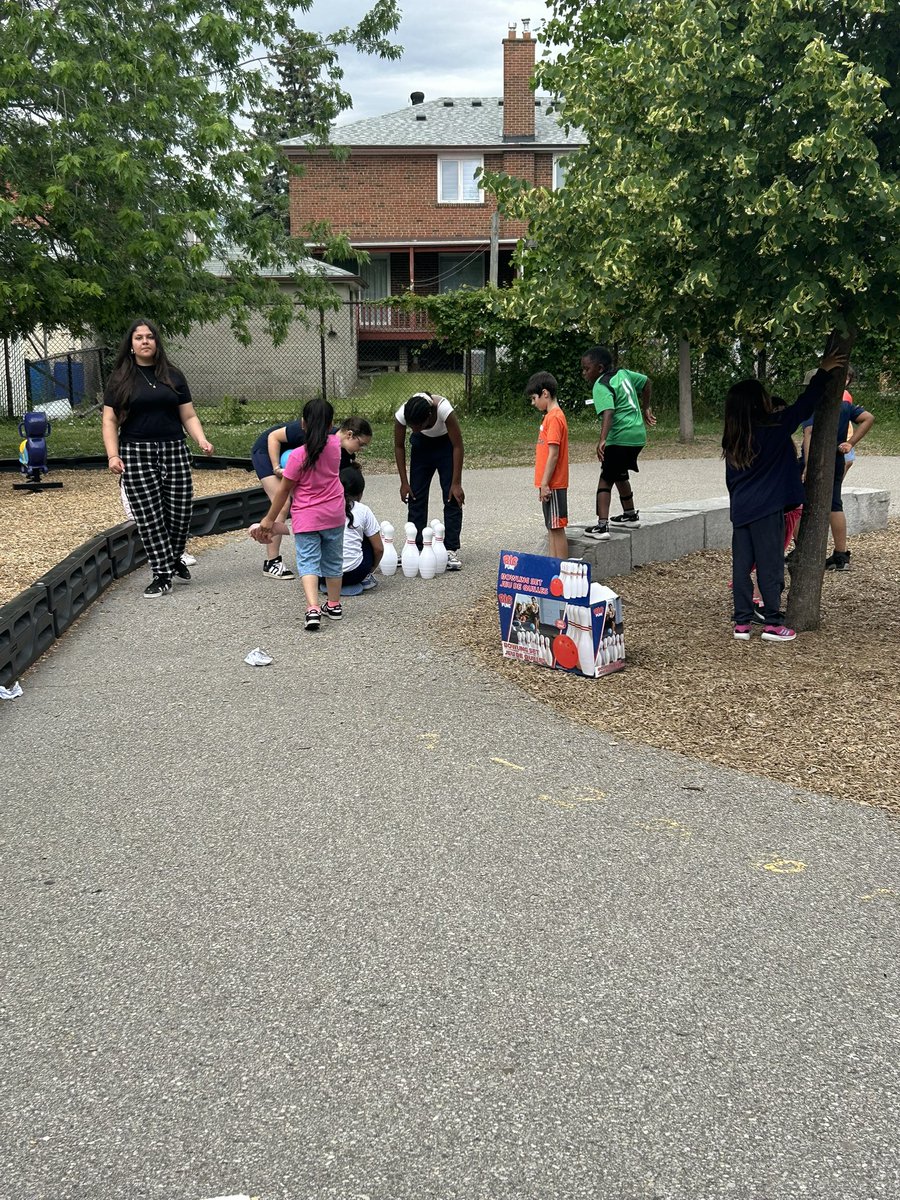 StBernardsTCDSB's tweet image. #Playday traditional fun day #Yearend #stbernardtcdsb #ThankYou educators for planning this fun day