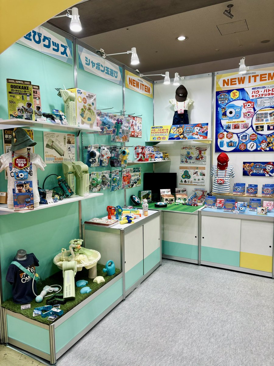 KAYOTOYS_'s tweet image. #東京おもちゃショー2025
今年もカヨトイズでは楽しいおもちゃをたくさん並べてお待ちしております😆
楽しいくじ引きイベントも企画中…💭
写真は去年の出展時期のものになります❗️
🔽チケットの購入はこちらから
tinyurl.com/2a75h9ql