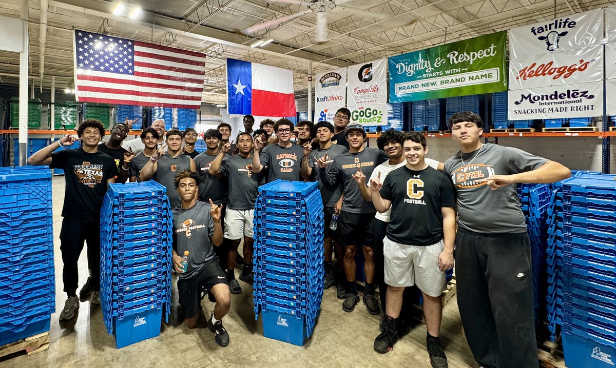 CRockHorns's tweet image. Best moments we get to experience is when our players step up to help our community and show that hard work can be useful anywhere! Proud of all of these young men representing Caprock and the athletic program! #servantleadership #CRock @CaprockHigh_TX @teamaisd