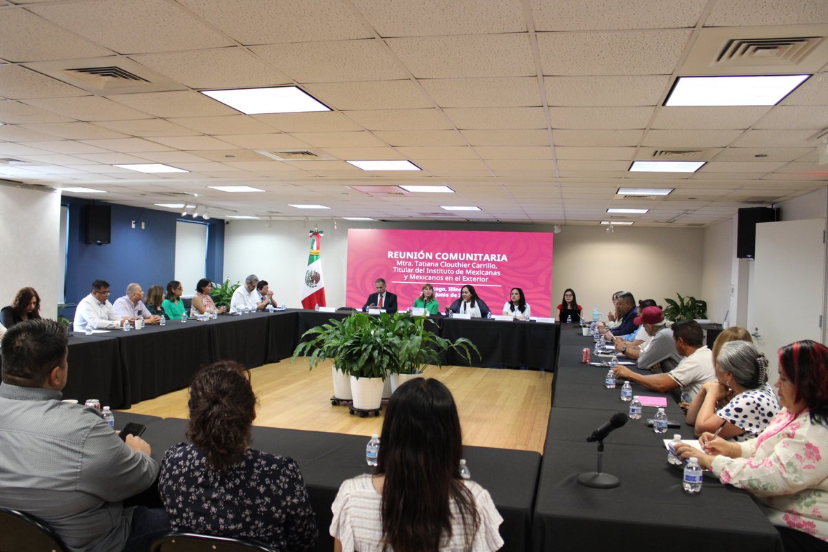 Durante su visita de trabajo a Chicago, la Mtra. Tatiana Clouthier, titular del <a href="/IME_SRE/">IMME</a>, se reunió con 40 activistas y representantes de organizaciones, federaciones, casas y clubes de migrantes 🇲🇽 para conversar sobre sus preocupaciones y propuestas ante la situación actual.