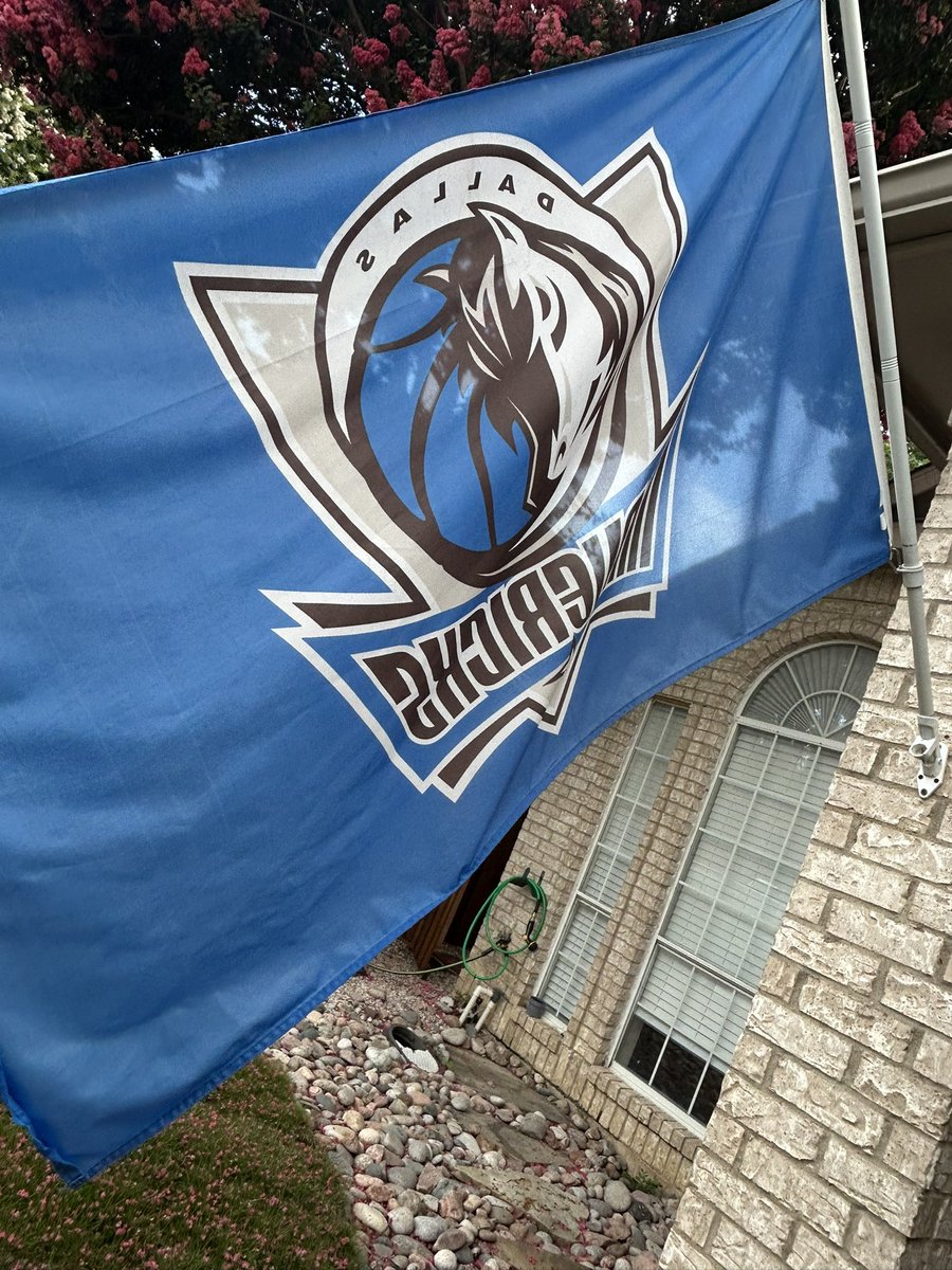 MavericksBurner's tweet photo. The Flagg has been captured #MFFLs 🫡🇺🇸🤞🏾💪 https://t.co/PnDRirgUFM