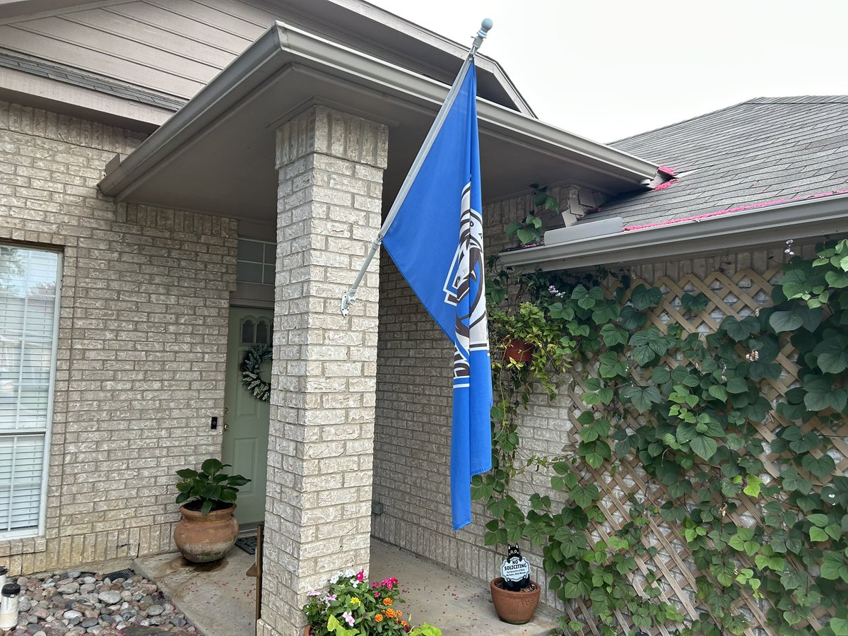 MavericksBurner's tweet photo. The Flagg has been captured #MFFLs 🫡🇺🇸🤞🏾💪 https://t.co/PnDRirgUFM