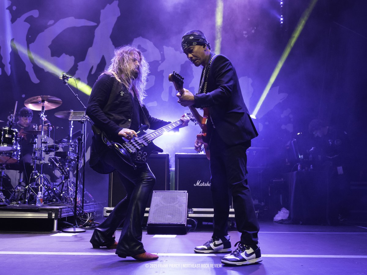 NERockReview's tweet image. BUCKCHERRY at the Sun Patio At Mohegan Sun, Uncasville, Connecticut - June 14, 2025

More photos &amp;amp; show coverage at northeastrockreview.com/23223-2/

@Buckcherry