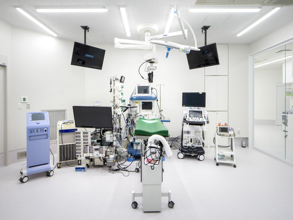 手術室の様子です。人工心肺を用いた心臓手術や、内視鏡外科手術にも対応できる最新の医療機器を揃えています。 mtbrs.net/ps_jasminevets…