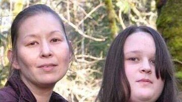 MAlisssandra's tweet photo. Crop circles appear in Chilbolton England... Three family names Chil short for Childress, loon short for Looney, and Cho not short for anything. 2000 and 2001 Turning 23 and 24 Descendants of Chief Joseph SR an Jr Childress.

#conspiracytheories #genetics #DNA #conspiracy https://t.co/Lp0OvlSku9