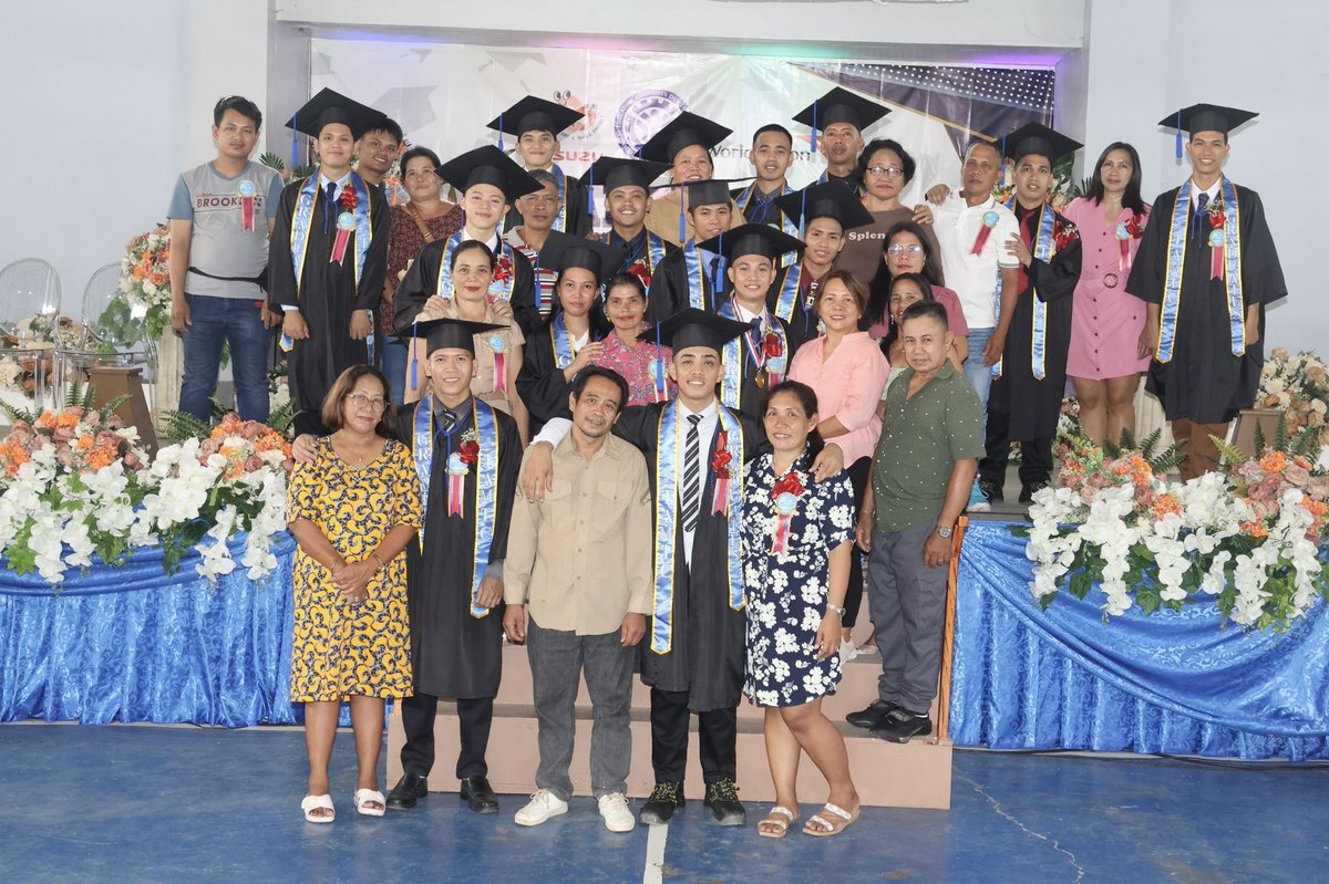 worldvisionph's tweet photo. Congratulations to the Automotive Mechanic Training Center Project (AMTRAC) Batch 23 graduates in Tacloban City, Eastern Visayas! 🧑🎓 👩🎓 Your hard work, perseverance, and dedication have truly paid off.
#WorldVision #WorldVisionPH #ISUZU #TESDA #MakeHopeReal #EducationForAll https://t.co/xv6BxFisgV