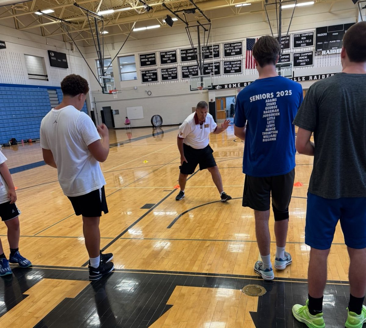 Coach_Critch_Jr's tweet image. I am extremely excited to announce that Hall-of-Fame Coach Dave Galovich will be joining our team at Roseville Area High School as our varsity assistant! We are very fortunate to have him join our program to share his wisdom with our players and our coaches.