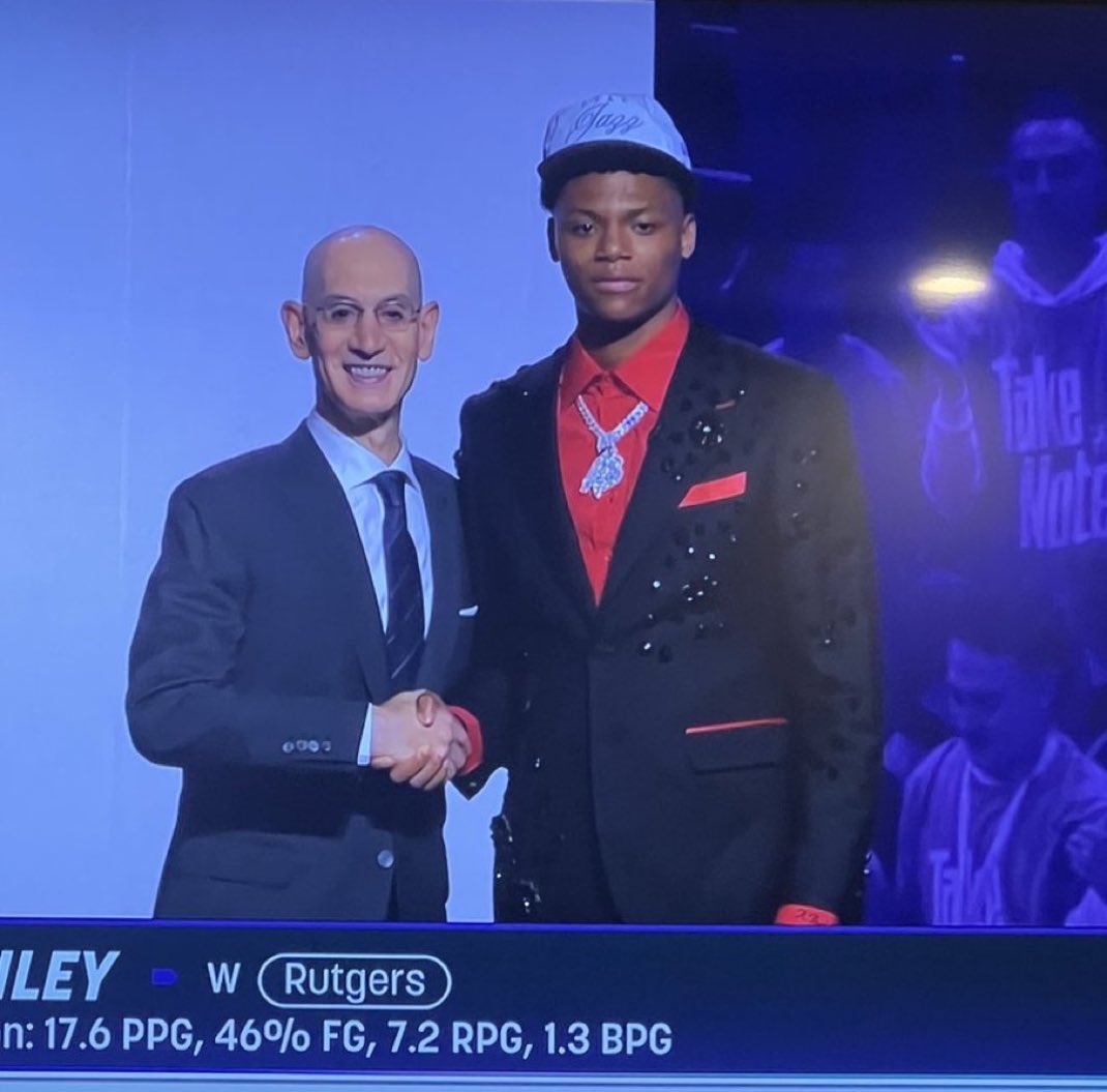 [Image: GuVM0suX0AAblrs?format=jpg&name=medium]