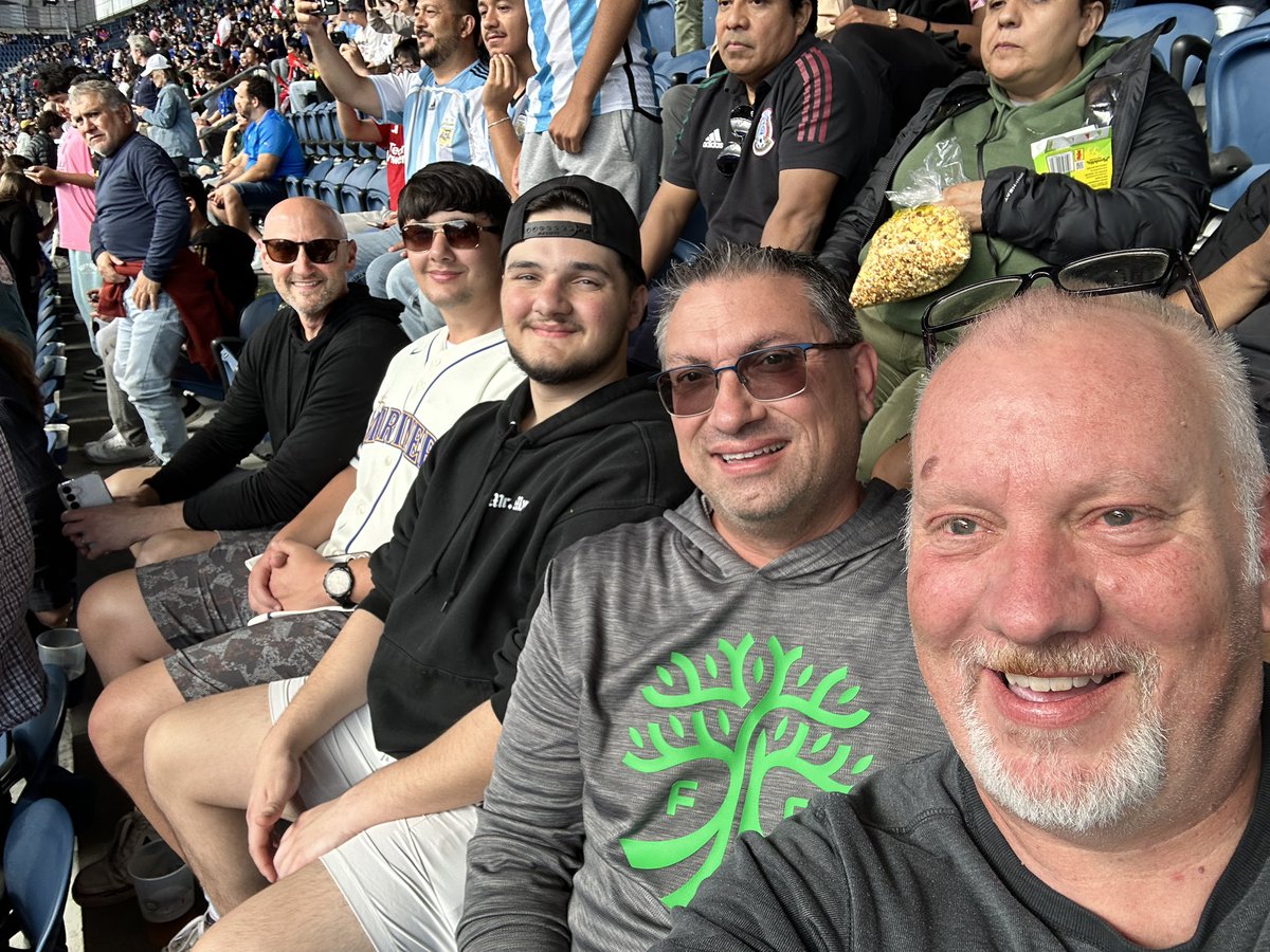 Hauck_IC's tweet photo. Section 120 from the north end representing Austin FC at the Club World Cup match between River Plate and Inter Milan. @WeAreAustinTV @TheNorthEndPod @MoontowerSoccer https://t.co/wr9si5ig6I