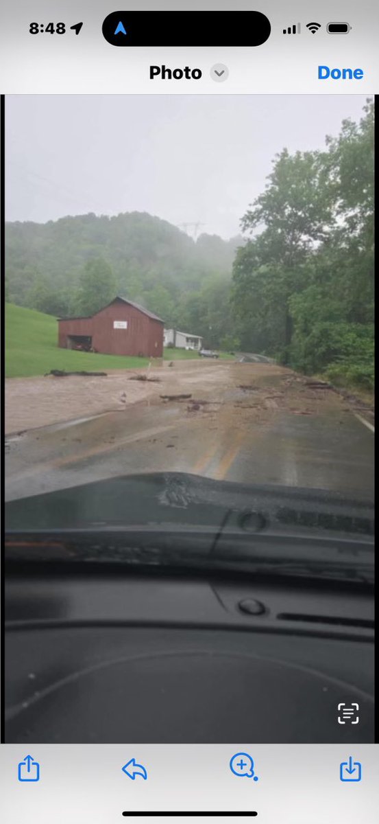 ClaireWTOV9's tweet image. FLOODING IN PROCTOR
We are heading to Proctor Creek Road where flooding has been occurring. It’s still an active scene and the road is closed at this time. Proctor VFD are on scene. @WTOV9