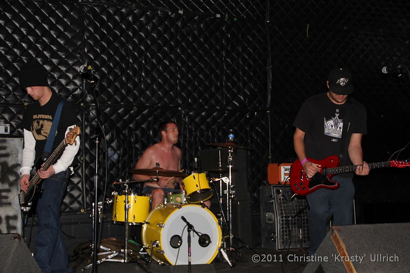 TwinkiePunk's tweet photo. Knock-Out at Triple Rock Social Club in Minneapolis, MN.  12/08/2011.  https://t.co/Be6yYdmodm 

@triplerockmpls 

#KnockOutBand #TripleRockSocialClub #TripleRock #Minneapolis #Mpls #Minnesota #MN #PunkRock #Punk #ConcertPhotography #ConcertPhotos #PunkPictures #MusicMemories https://t.co/ZbnqbuCoHJ
