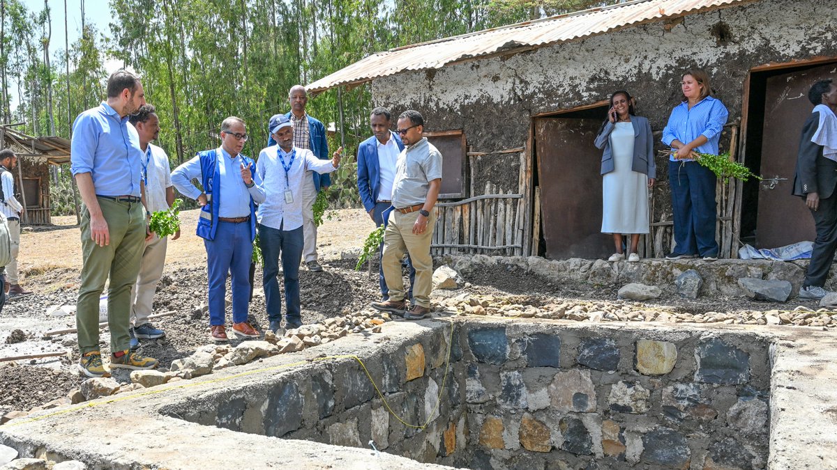 kiru_bell's tweet photo. Deputy Director of the @UNDP Crisis Bureau, @SalehTurhan, Deputy RR of @UNDPEthiopia @CharuBist, and Head of PSF Moncef Kartas visited recovery efforts in Tehuledere Woreda, Amhara Region, supported by the Peace Support Facility (#PSF).
#PostConflictRecovery #Amhara https://t.co/Jdnhy1D6Fa