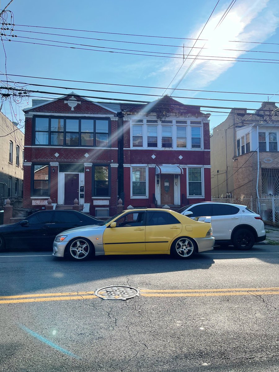 reupseason's tweet image. Really boutta lock in with this POs , pulling the engine out real soon #1uz/#3uz swap going in #is300 #altezza #sxe10 #jce10 #solaryellow