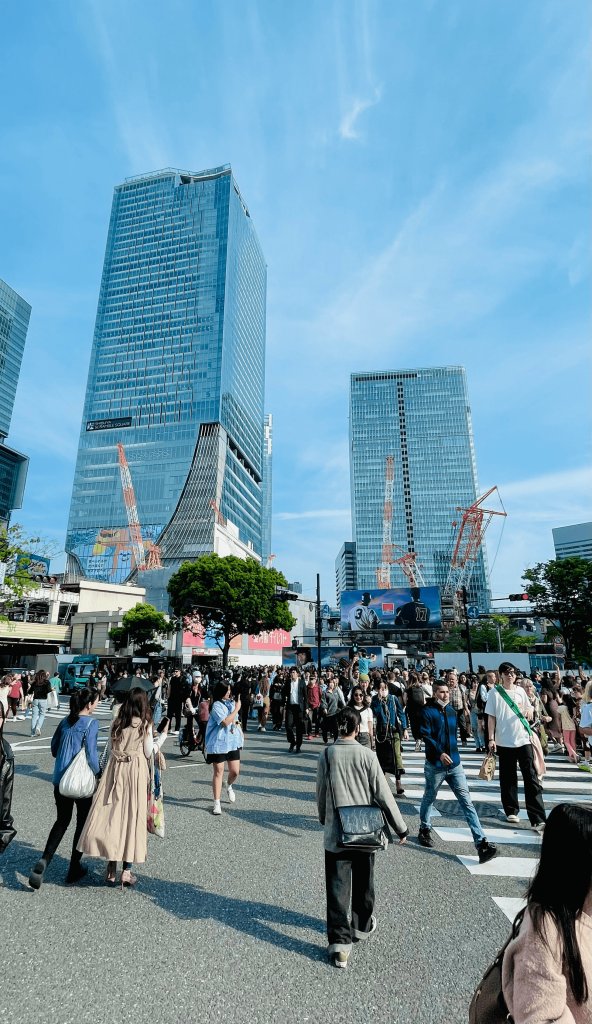 Tokyo is right in the middle of the rain season ("tsuyu") now!💧
Our new blog might give you some ideas on how to enjoy Shibuya, rain or shine. 
Have a read and stay dry! ☔🌧️
realescapegame.com/blog-post-26/