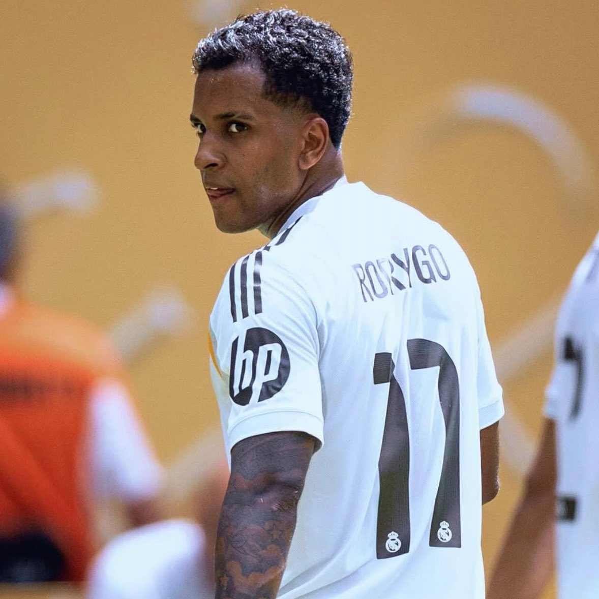 FabrizioRomano's tweet photo. 🚨🇧🇷 Xabi Alonso: “I see Rodrygo in good shape. He was on the bench for a technical decision”.

“He’s still important, and we’ll need him at the Club World Cup. He’s a special player and will play a key role” https://t.co/eGCtaBNjex