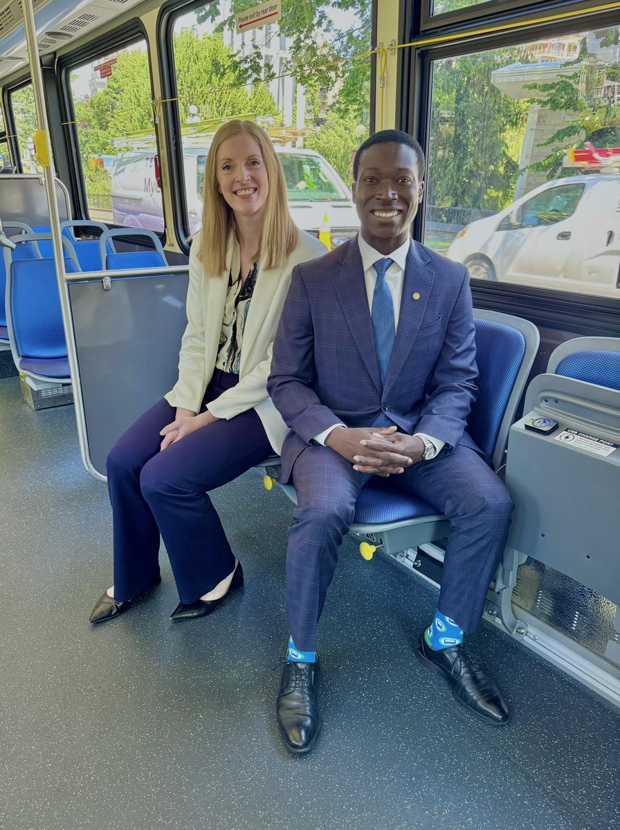 G_Anderson1's tweet image. Great news for transit riders - @BCTransit’s brand-new electric buses are hitting the streets soon — quieter, & better for our environment.
Starting in #Victoria, then coming to other communities, including #Nanaimo. This is the future of transit. #PublicTransit
#bcpoli @TranBC