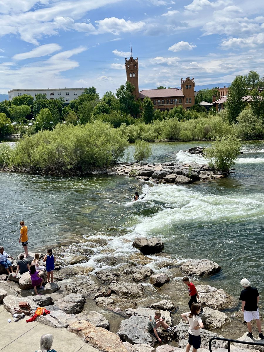 sallymauk's tweet image. A fine day to be in, on or near a river.
#downtownmissoula