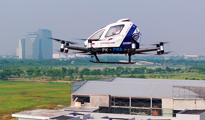 China-developed EHang 216-S flying taxi successfully conducted its first passenger-carrying test flight in Indonesia on Wednesday, after receiving permission from Indonesia's Ministry of Transportation.   
The flying vehicle uses autonomous aerial vehicle technology and does not