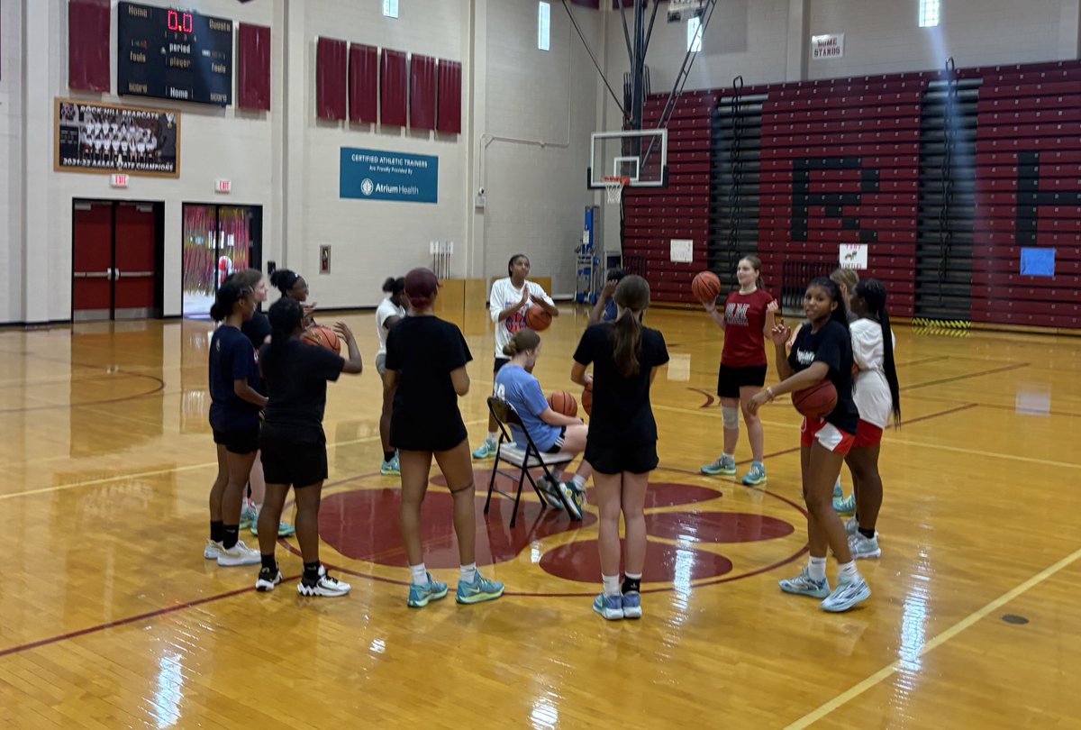 CoachKennyO (@coachkennyo) on Twitter photo Wrapping up our last June 2025 workout with a round circle at half court w/ <a href="/chloe15hudson/">Chloe Hudson</a> in the center Her last June ball practice ever. 6/26/25 #BeLocked🔐N Wrapping up our last June 2025 workout with a round circle at half court w/ <a href="/chloe15hudson/">Chloe Hudson</a> in the center Her last June ball practice ever. 6/26/25 #BeLocked🔐N