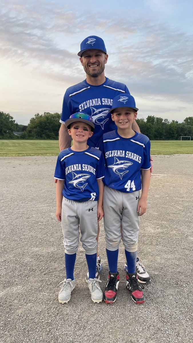 JustinFeldkamp's tweet image. It’s been a fun season coaching these Sharks.
