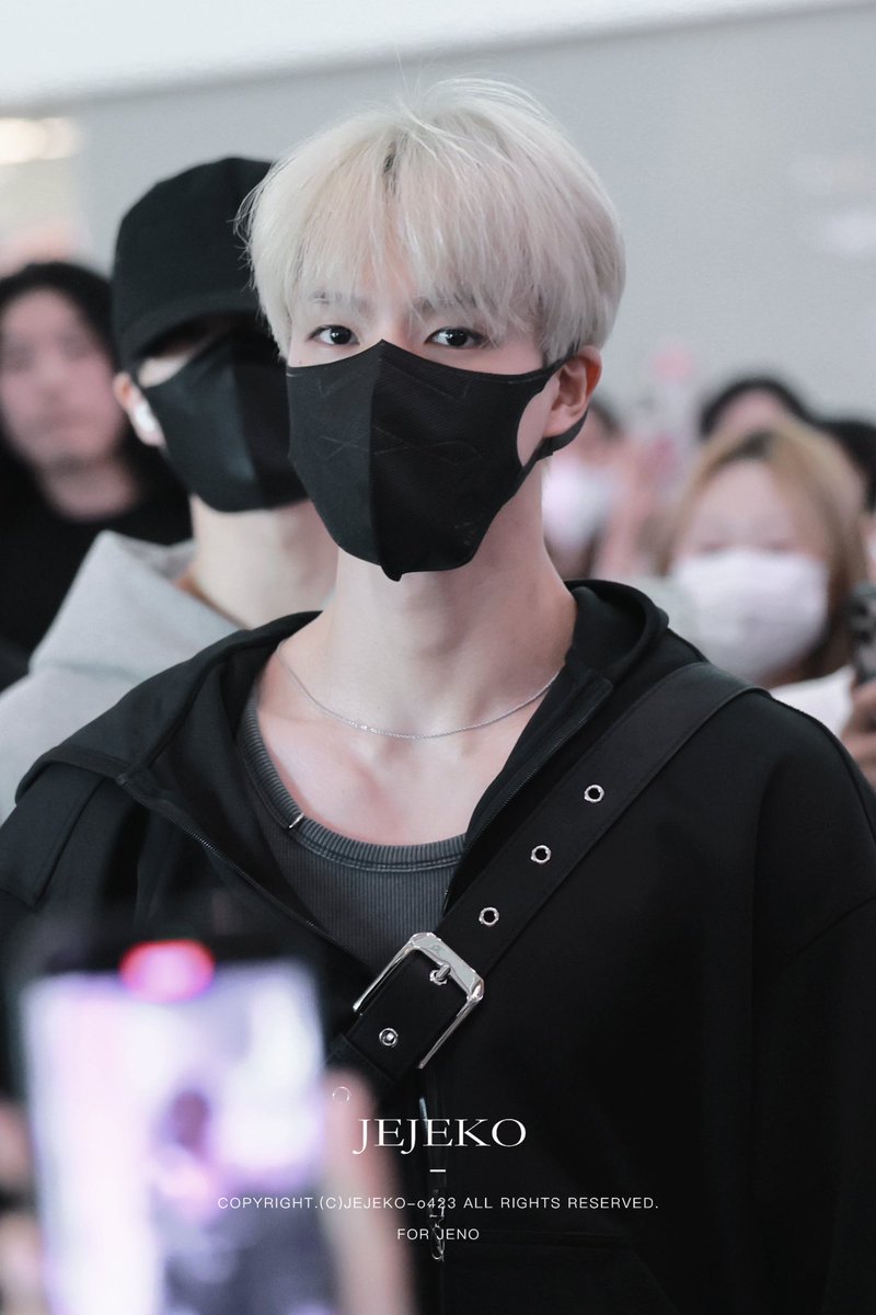 JEJEKO_o423's tweet photo. 250626 ICN🛫

🥺
#제노 #JENO #ジェノ
#NCTDREAM #NCT https://t.co/wESiq5w5xc