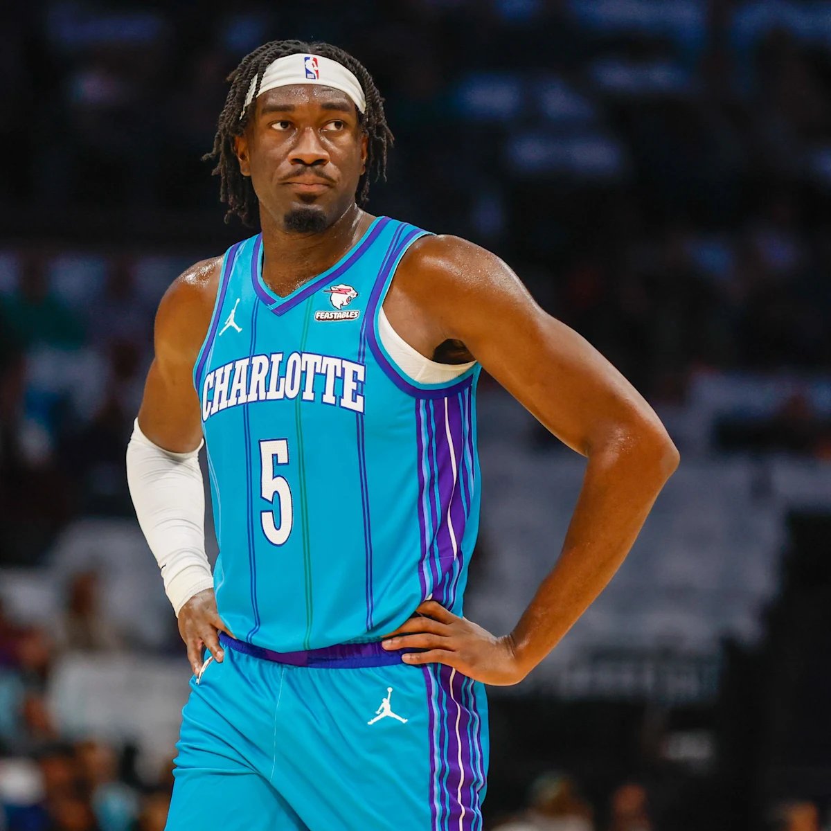 Voltage1320's tweet photo. Breaking: 
The trade between the Hornets and the Suns for Mark Williams has been voided due to a failed physical 
(Via @ItsShake4ndbake) https://t.co/uOPuBIrUHB