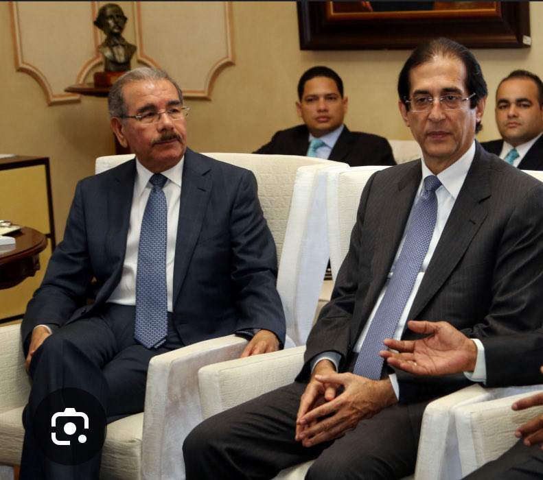 La historia está ahí . Estos son 2 traidores . Y del problema haitiano No pueden hablar ni dar consejos . Están én zafacon de la historia! No importa los perfumes” le quieran echar .