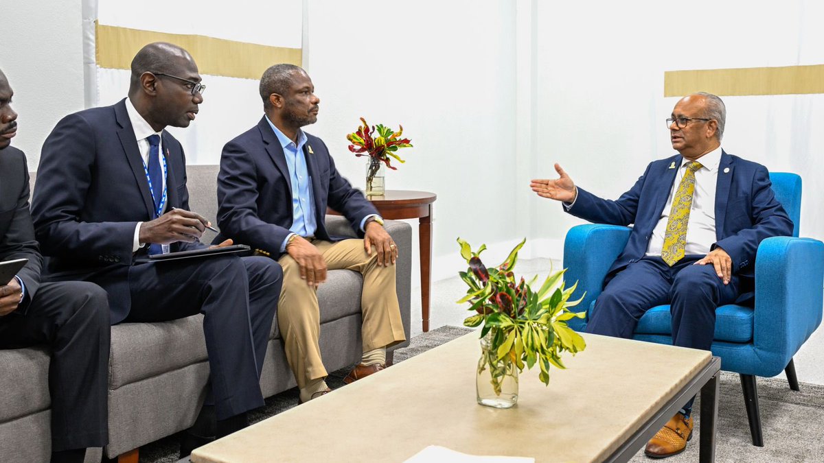 SG_OEA_OAS's tweet image. I met today with Foreign Minister of #Haiti Jean-Victor Harvel Jean-Baptiste @JVHJeanBaptiste @MAE_Haiti on the margins of 55th #OASAssembly in Antigua and Barbuda. We discussed developments in Haiti, including the security situation. I reiterated that Haiti is a priority for the