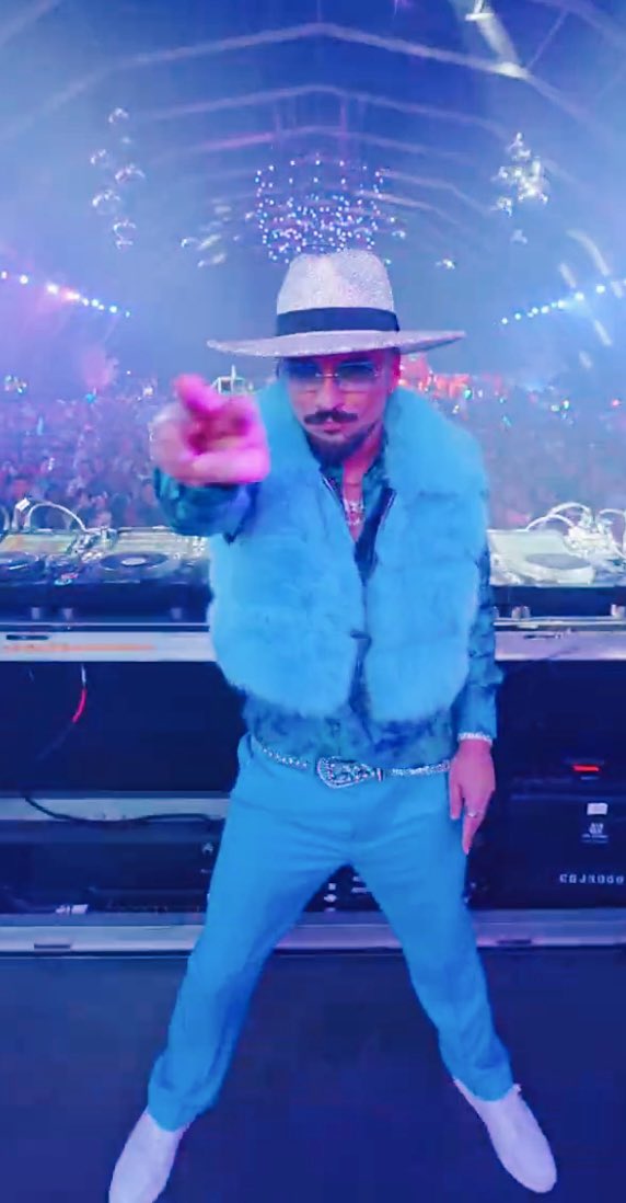 just a little reminder...
disco dom loves you very much