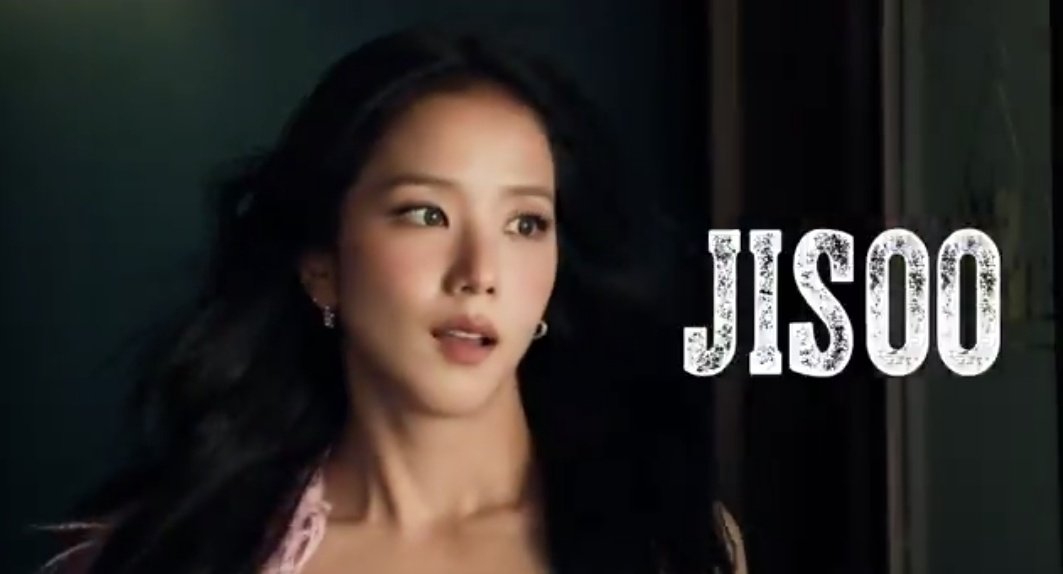 the way all of these shots are lowkey representative of their solos eras:

roseanne is giving toxic till the end ⚠️
lisa is giving when i'm with you/new woman 💅
jennie is giving mantra 💁🏽‍♀️
jisoo is giving your love 🩷 (from her solo tour trailer)