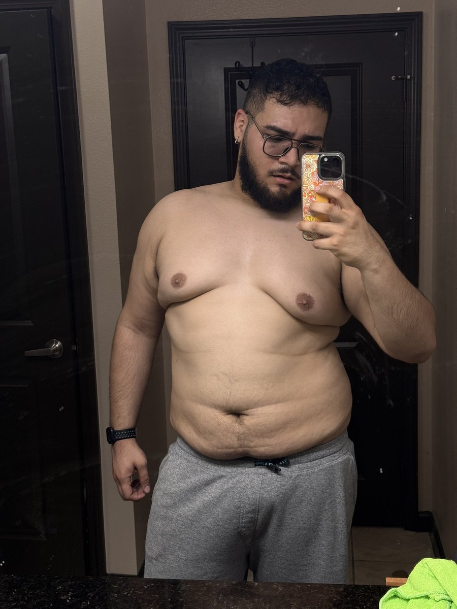 john_can21's tweet photo. Trying something new 👀👀
#gaycub #gaychub https://t.co/XG6bUCTd0l